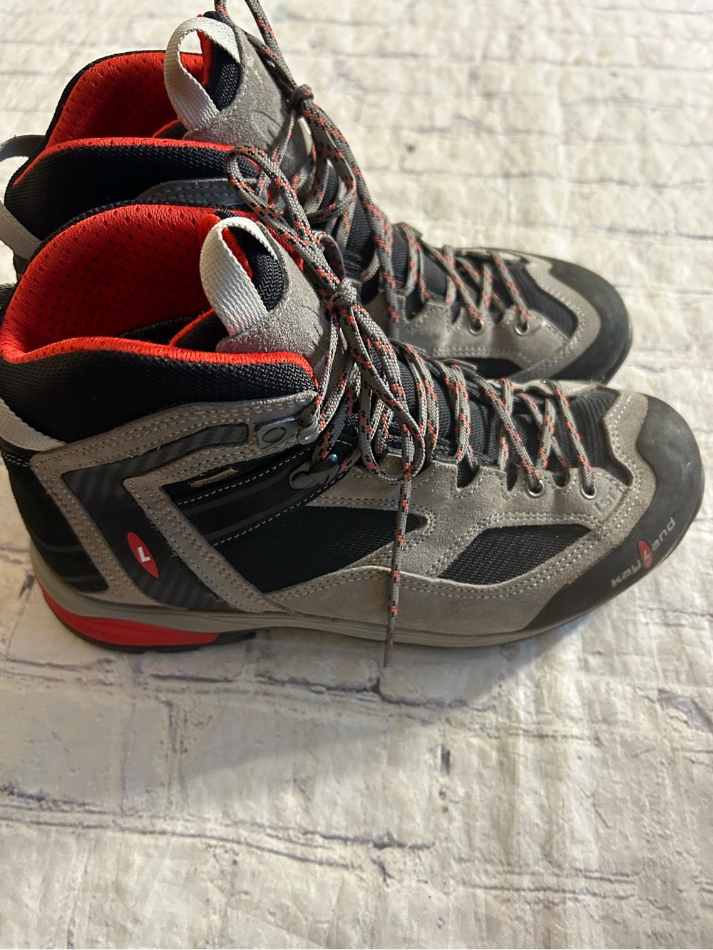 KAYLAND MID-HEIGHT GREY & BLACK HIKING BOOTS RED ACCENTS LACES GORE-TEX 7.5